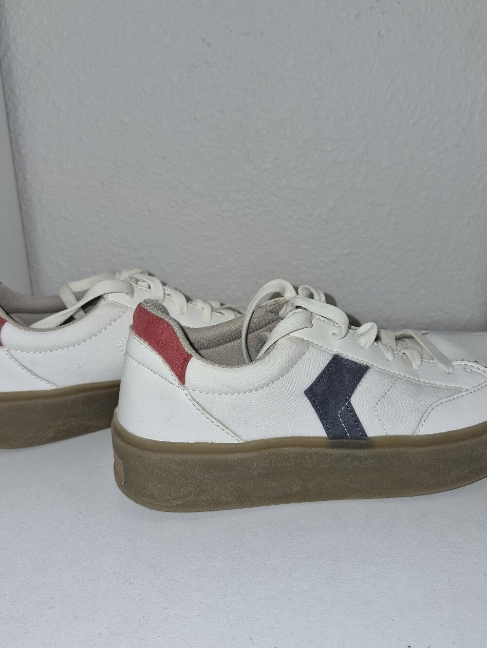 Dr. Scholl's White Leather Sneakers with Gum Sole and Red Accent